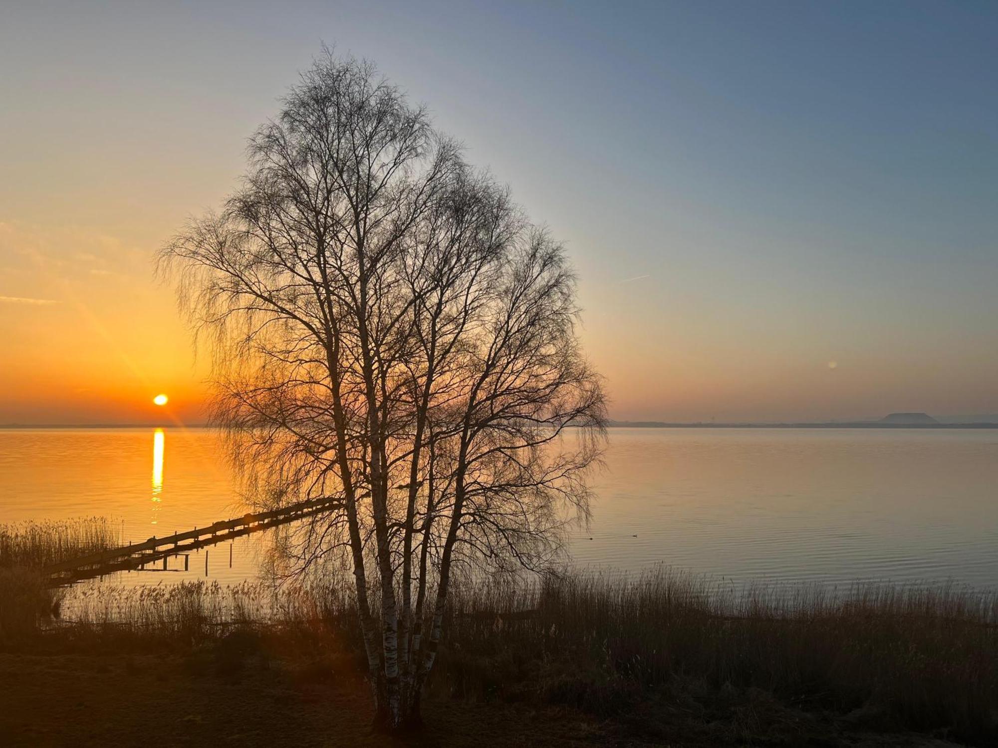 Ferienwohnung Sunrise - Mit Direktem Blick Auf Das Steinhuder Meer - 마도프 외부 사진
